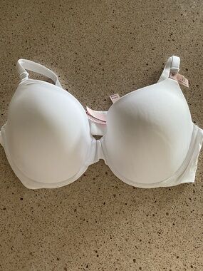 Victoria's Secret White Smooth T-Shirt Bra - White